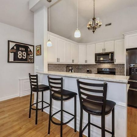 2-Bed 2-Bath Apt - Close To Uc W/ Free Parking Chicago Exterior foto