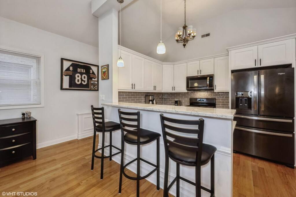 2-Bed 2-Bath Apt - Close To Uc W/ Free Parking Chicago Exterior foto